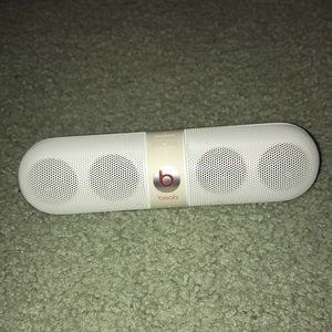 Beats Pill